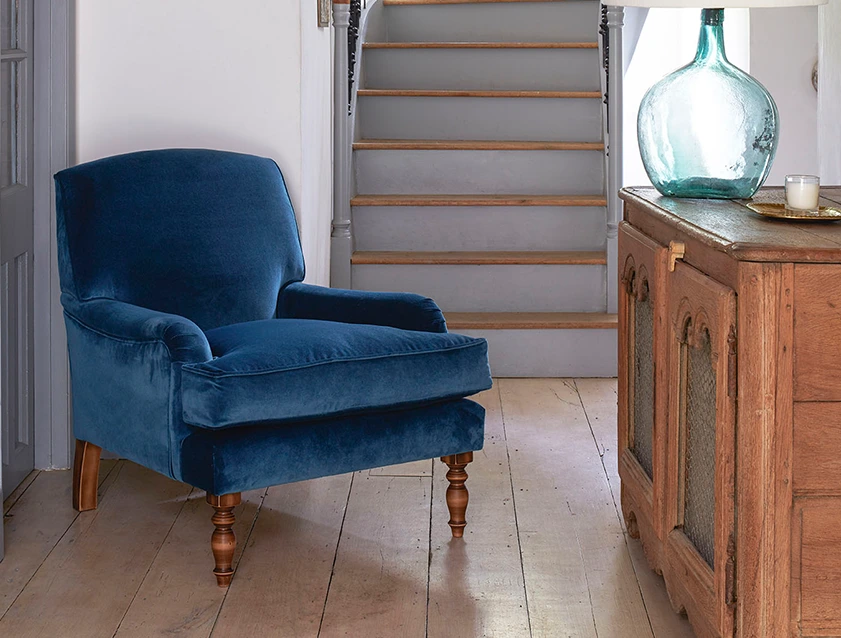 Lyndhurst Chair in Linwood Tango Velvet Persia_mobile